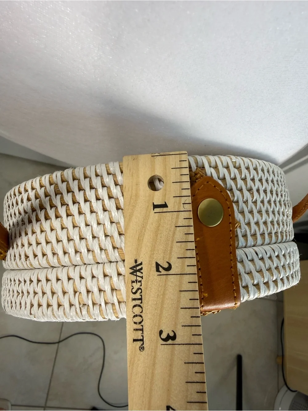 Round Woven Shell Accent Straw Crossbody Bag - White & Tan